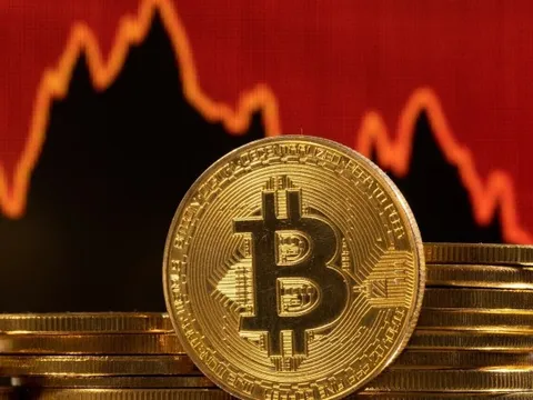 Giá Bitcoin rơi tự do, toàn thị trường tiền số 'đỏ lửa'