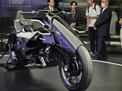Đi triển lãm ôtô Nhật Bản xem xe máy điện của tương lai