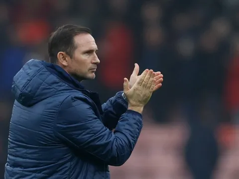 HLV Lampard vỡ mộng bất bại