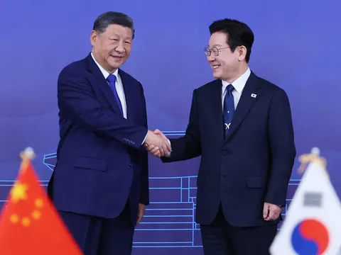 Tổng thống Hàn Quốc nhờ ông Tập Cận Bình giúp nói chuyện với Triều Tiên