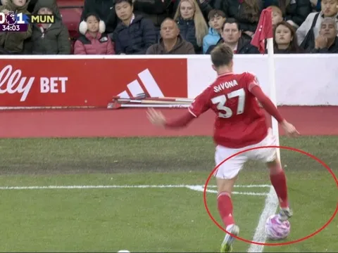 Bàn thắng của MU khiến fan phẫn nộ