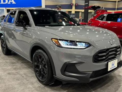 Hãng xe đầu tiên 'thấm đòn' thiếu chip