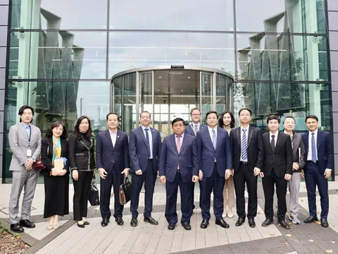 Đề nghị tập đoàn bán dẫn hàng đầu của Anh lập trung tâm R&D ở Việt Nam