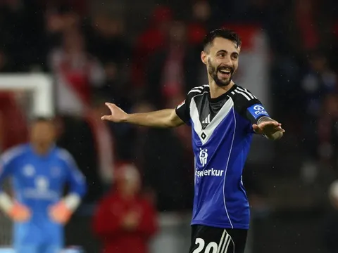 Cầu thủ Arsenal thành 'thảm họa' ở Bundesliga