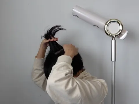 Máy sấy tóc kỳ lạ của hãng Nhật Bản