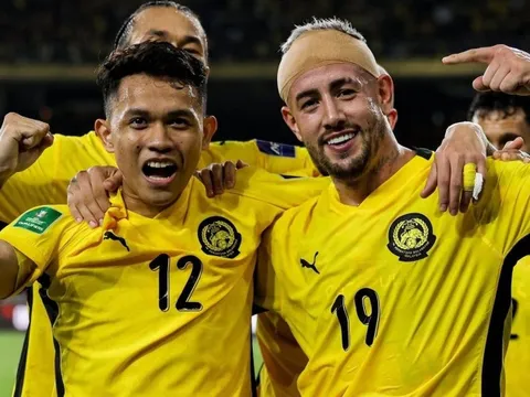 Cầu thủ nhập tịch Malaysia bị cấm thi đấu được săn đón