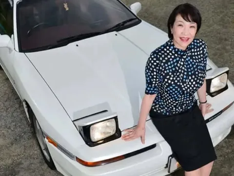 Nữ Thủ tướng Nhật Bản là người đam mê xe, sở hữu cả Toyota Supra