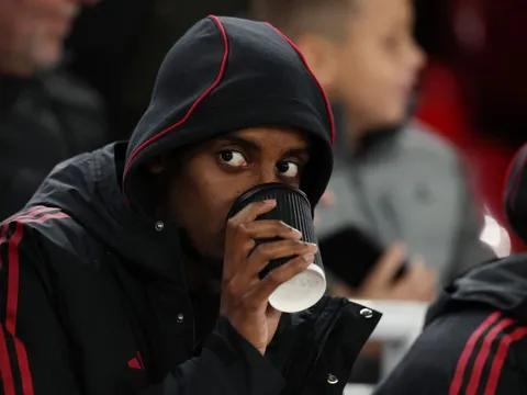 Cú sốc với Isak