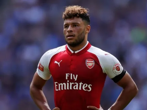 Tình cảnh khó tin của cựu sao Arsenal