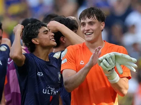 Đội từng thua Bayern 0-10 bị hack tài khoản, ngập ảnh khiêu dâm