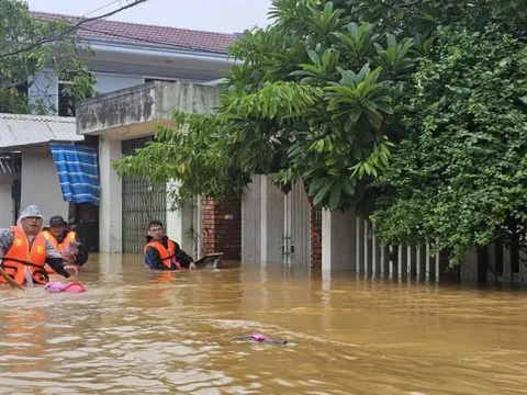 Thông tin mới về mưa lũ miền Trung; miền Bắc hôm nay đỉnh điểm mưa rét