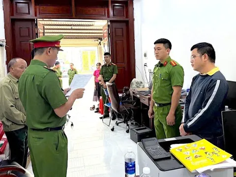 Khám xét 2 công ty, khởi tố Giám đốc về hành vi làm giả con dấu