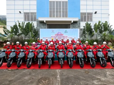 Cú "bắt tay" của VinFast và công ty con của PV Power: Ký xong, hàng trăm nhân viên lập tức "lên đời" xe máy điện
