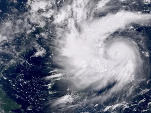 Hình ảnh mắt bão Kalmaegi