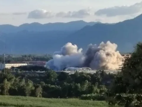 Thái Lan bắt 1.600 người trốn khỏi khu lừa đảo bị đánh bom ở Myanmar