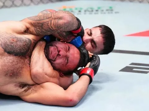 Võ sĩ Mỹ thua chóng vánh, nghi án cá cược rúng động UFC