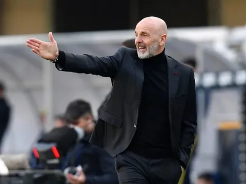 Đội của De Gea sa thải HLV trưởng