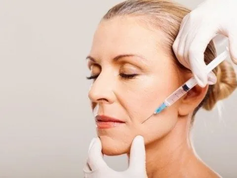 Tiêm xóa nhăn trán và làm thon cằm, người phụ nữ ngộ độc cấp cứu nguy kịch