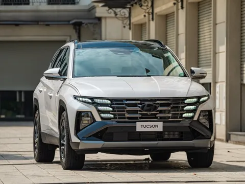 Ngân sách 800 triệu, chọn SUV nào gia đình?