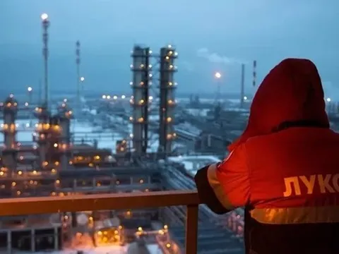 Các tập đoàn phương Tây thu lợi lớn khi Kyiv tấn công nhà máy lọc dầu