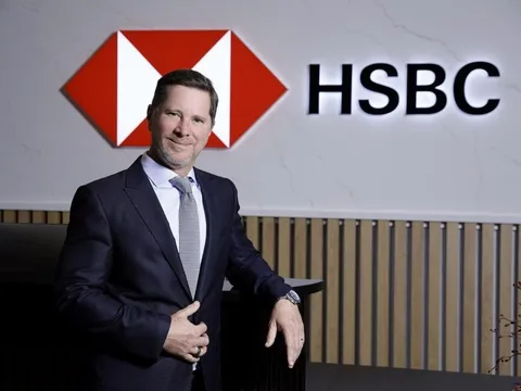 Sếp HSBC Việt Nam: Thế hệ "bánh mì kẹp" lột tả những áp lực của giới trẻ vì già hóa dân số