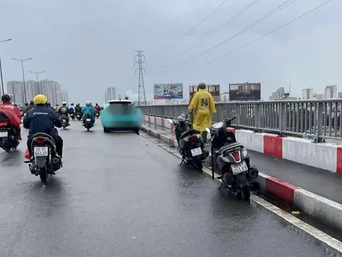 Phát hiện thi thể trên sông, nghi là tài xế taxi tự sát rồi rơi xuống