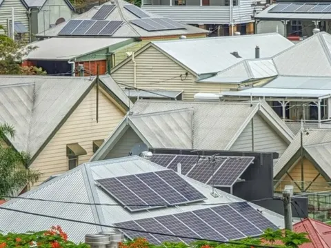 Điện âm giá vì dư cung giờ thấp điểm, một quốc gia miễn phí điện 3 tiếng/ngày cho hàng triệu hộ dân: Kẻ mừng người lo