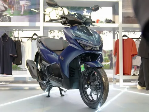Cận cảnh Honda Air Blade thế hệ mới - thay thiết kế, giá tăng nhẹ