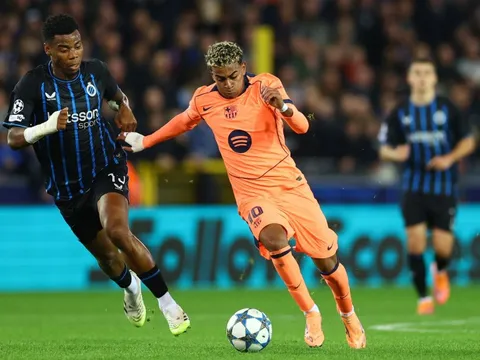 Giúp Barcelona thoát thua, trọng tài gây phẫn nộ