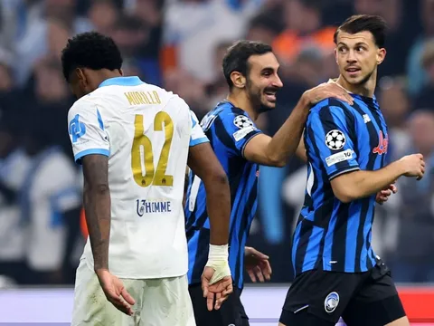 Greenwood và đồng đội gục ngã bởi bàn thua phút 90+2