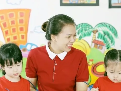 Bộ GD&ĐT: Lương của hầu hết giáo viên đang thấp hơn các ngành khác