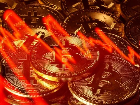 Bitcoin giảm mạnh, thị trường tiền số 'đỏ lửa'
