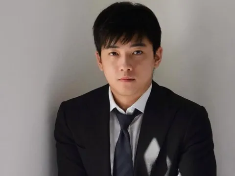 Trai đẹp Chris Khoa 'biến mất' 7 năm tái xuất với thông báo gây sốc