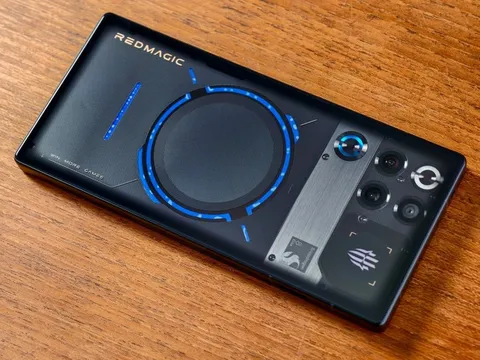 Smartphone có tản nhiệt nước đầu tiên trên thế giới được mở bán