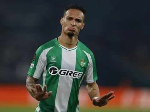 Antony lại khiến MU bị chế nhạo