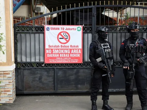 Nổ lớn tại nhà thờ Hồi giáo ở Jakarta khiến 55 người bị thương, nghi phạm là thiếu niên 17 tuổi