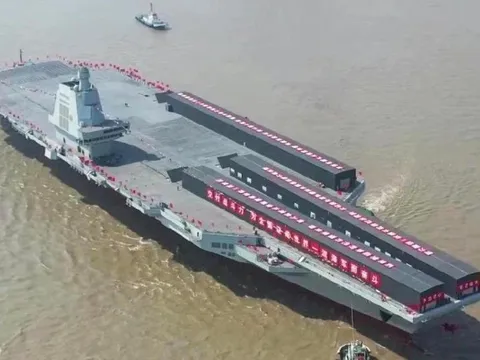 Ông Tập đích thân dự lễ bàn giao tàu sân bay thứ 3 của Trung Quốc