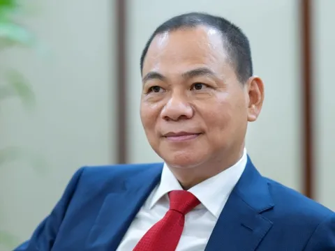 Tỷ phú Phạm Nhật Vượng và 2 con trai lập công ty sản xuất tàu vũ trụ