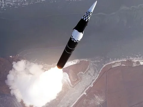 Triều Tiên phóng tên lửa ra biển Nhật Bản sau khi bị Mỹ trừng phạt