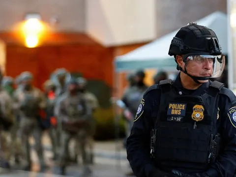 Tòa Mỹ tuyên lệnh điều quân tới Portland của ông Trump là trái luật