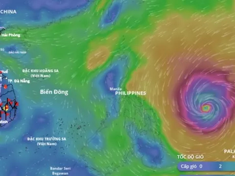 Bão Phượng Hoàng tăng cấp dữ dội, đã mạnh lên cấp cuồng phong, có đổ bộ vào đất liền nước ta?