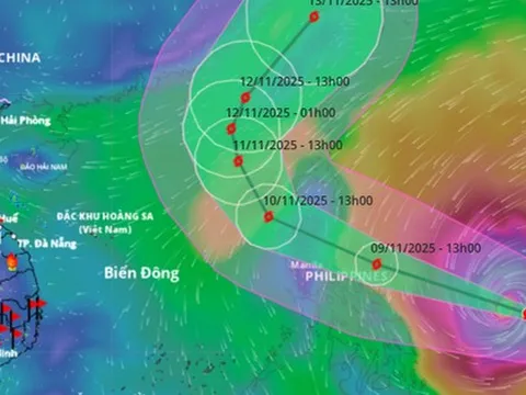 Fung Wong sắp mạnh lên cấp siêu bão, bất thường thế nào?