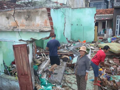Ngọc Hoàng nóng trong người