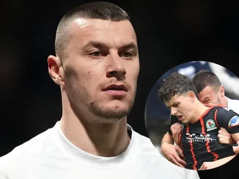 Án treo giò 9 trận làm dậy sóng bóng đá Anh