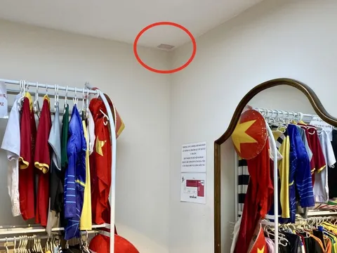 Cận cảnh căn phòng cô gái bị quay lén thay đồ, tung lên web khiêu dâm