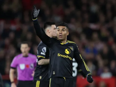 Khi Casemiro rời sân, MU rơi tự do