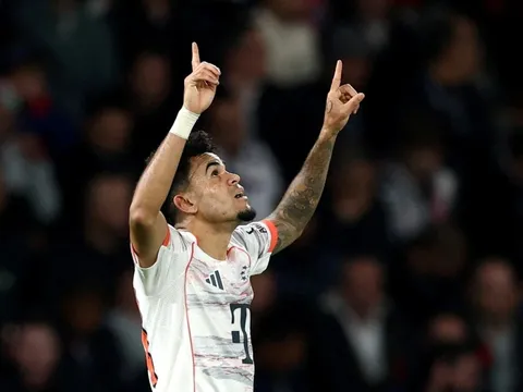 Bàn thắng 'điên rồ' của Luis Diaz