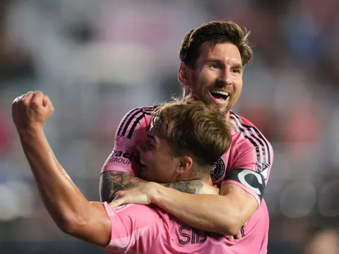 Messi cán mốc kiến tạo khủng