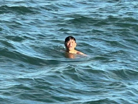 Tình trạng của 3 người trôi dạt trên biển trong bão số 13 Kalmaegi