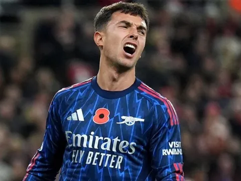 Arsenal nhận trái đắng ở phút 90+4